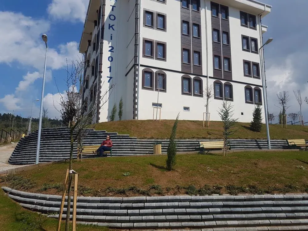 Kocaeli İli, Derince İlçesi, 138 Adet Konut, Ticaret Merkezi, Cami ile Adaiçi, Genel Altyapı ve Çevre Düzenlemesi İnşaatı — 4. görsel