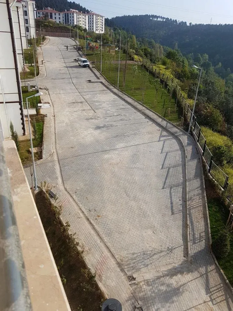Kocaeli İli, Derince İlçesi, 138 Adet Konut, Ticaret Merkezi, Cami ile Adaiçi, Genel Altyapı ve Çevre Düzenlemesi İnşaatı — 6. görsel