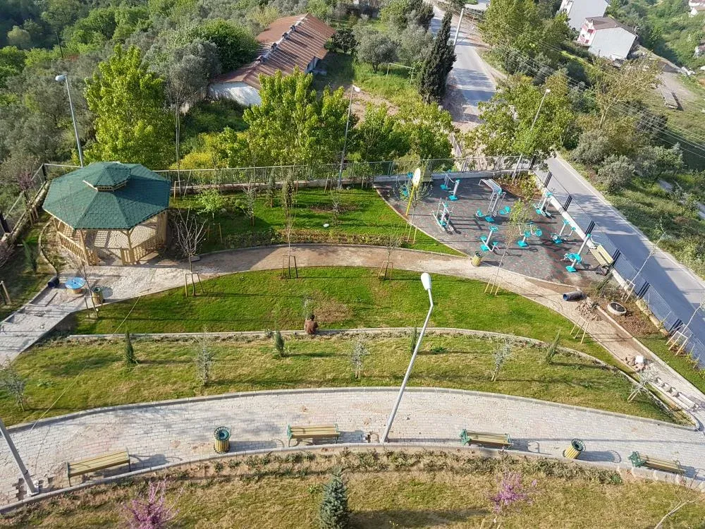 Kocaeli İli, Derince İlçesi, 138 Adet Konut, Ticaret Merkezi, Cami ile Adaiçi, Genel Altyapı ve Çevre Düzenlemesi İnşaatı — 7. görsel