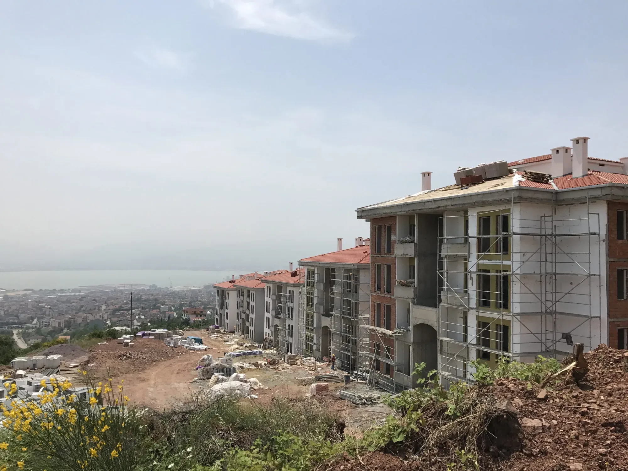 Kocaeli İli, Derince İlçesi, 138 Adet Konut, Ticaret Merkezi, Cami ile Adaiçi, Genel Altyapı ve Çevre Düzenlemesi İnşaatı — 17. görsel