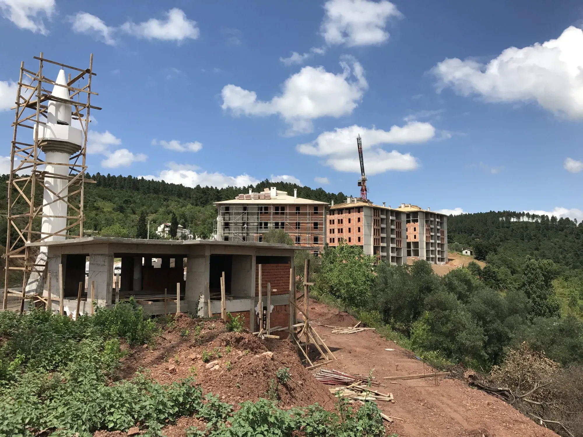 Kocaeli İli, Derince İlçesi, 138 Adet Konut, Ticaret Merkezi, Cami ile Adaiçi, Genel Altyapı ve Çevre Düzenlemesi İnşaatı — 31. görsel